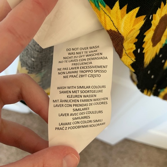 Collectif Sunflower Patterned Dress - Picture 6 of 6